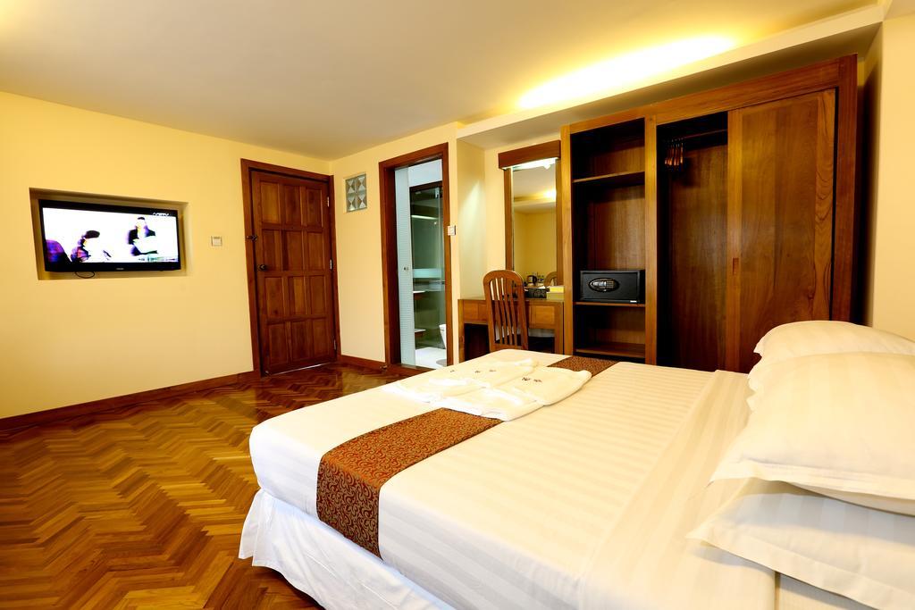 Queen'S Park Hotel Янгон Экстерьер фото