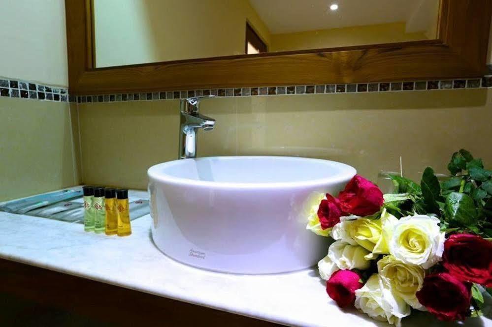 Queen'S Park Hotel Янгон Экстерьер фото